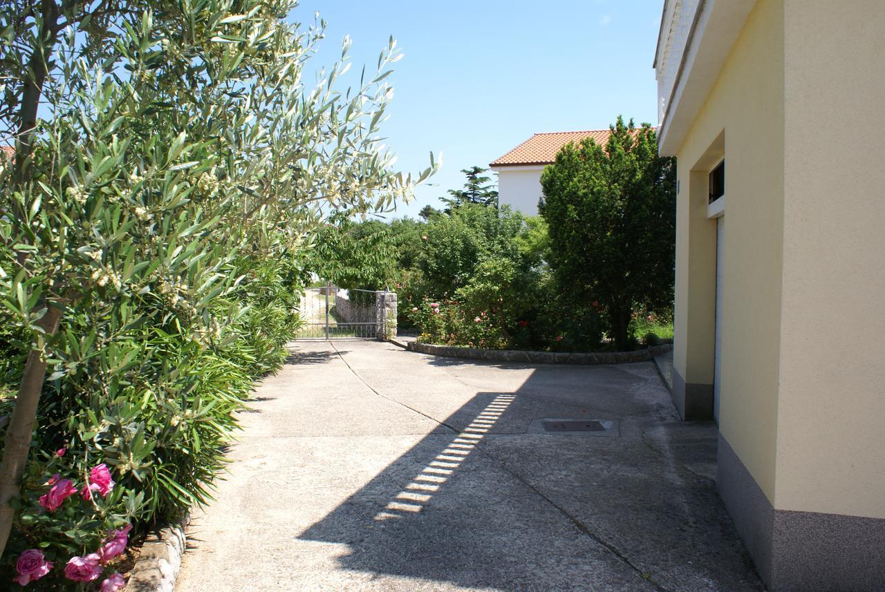 Apartments Nikola Krk Town Esterno foto