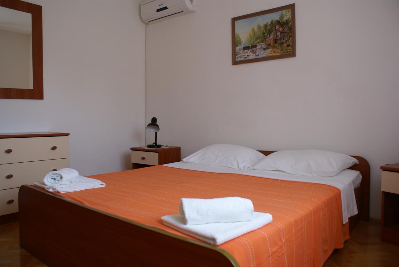 Apartments Nikola Krk Town Esterno foto